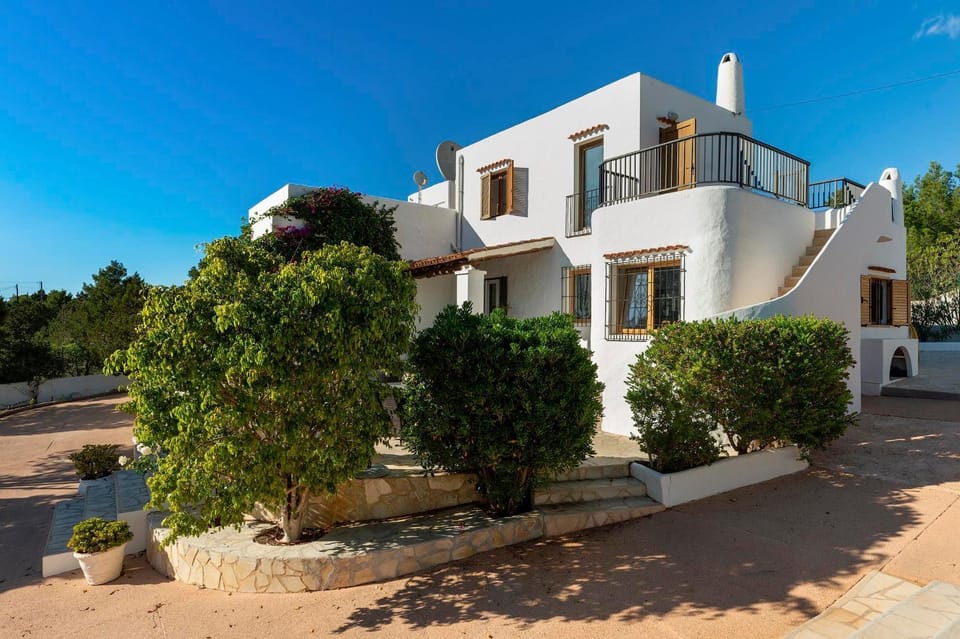 Property building, Day, Garden, Garden view