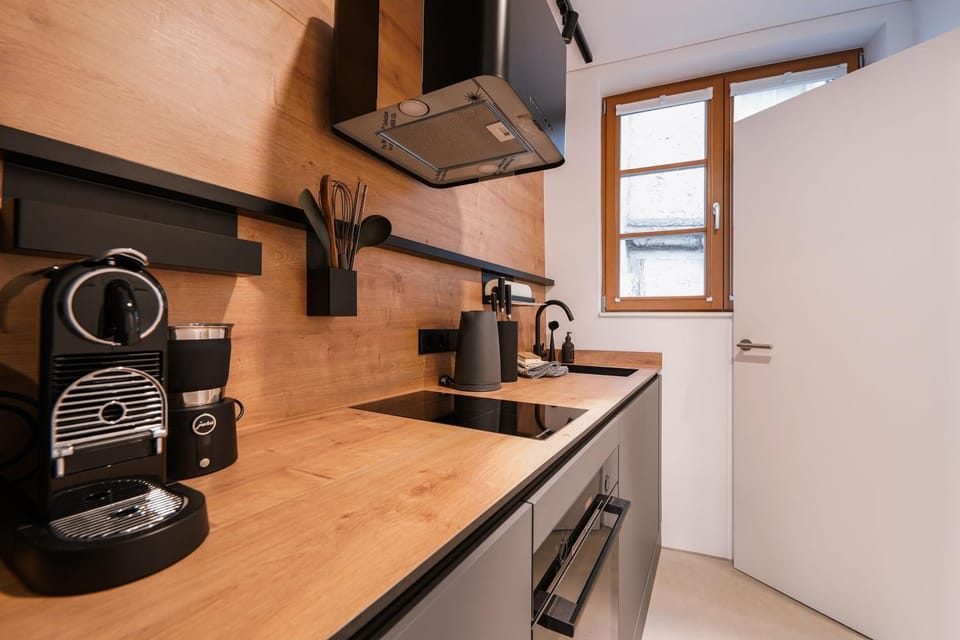 Kitchen or kitchenette, Living room