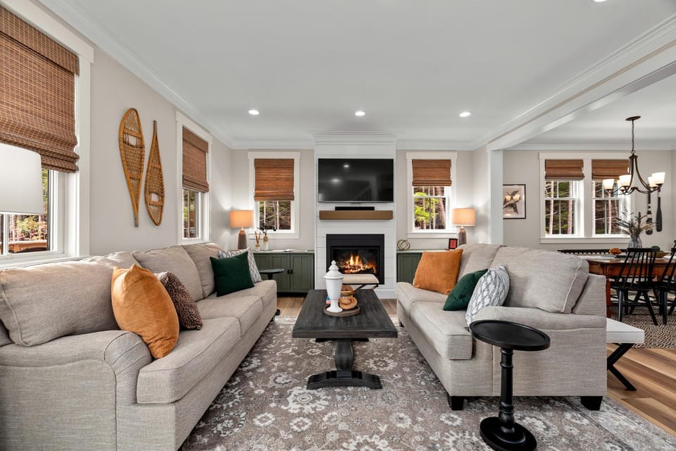 TV and multimedia, Living room, Seating area