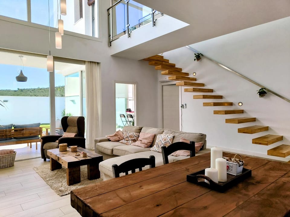 Communal lounge/ TV room, Living room, Decorative detail, Seating area