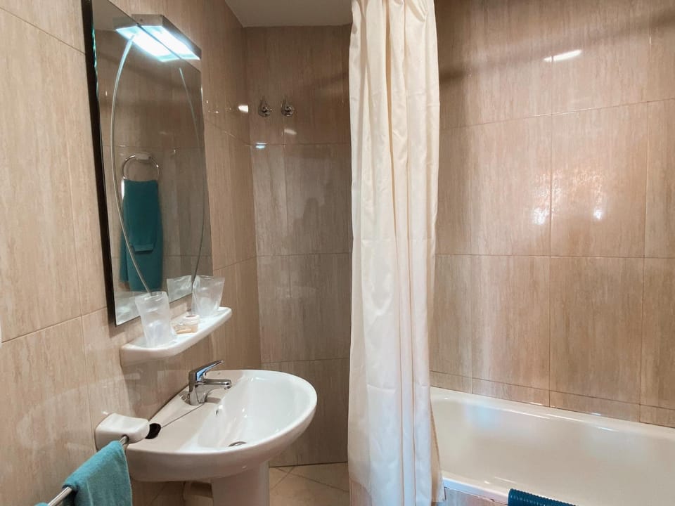 Bathroom, Bath