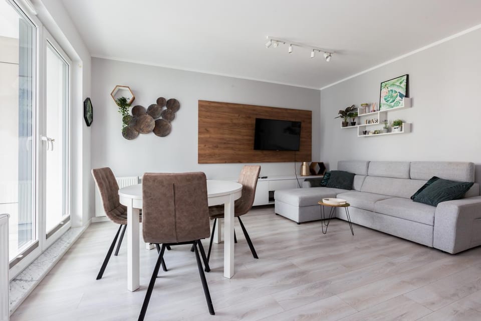 Communal lounge/ TV room, TV and multimedia, Living room, Seating area, Evening entertainment