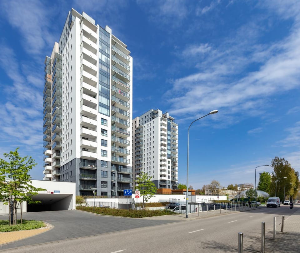 Property building, Neighbourhood, Location
