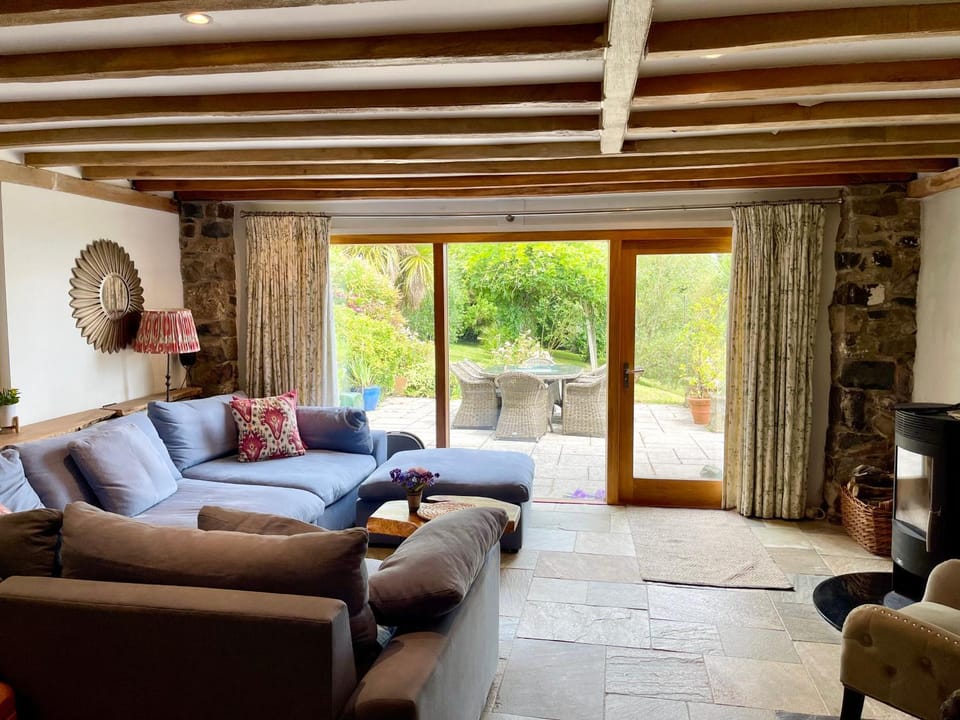 Living room, Seating area, fireplace