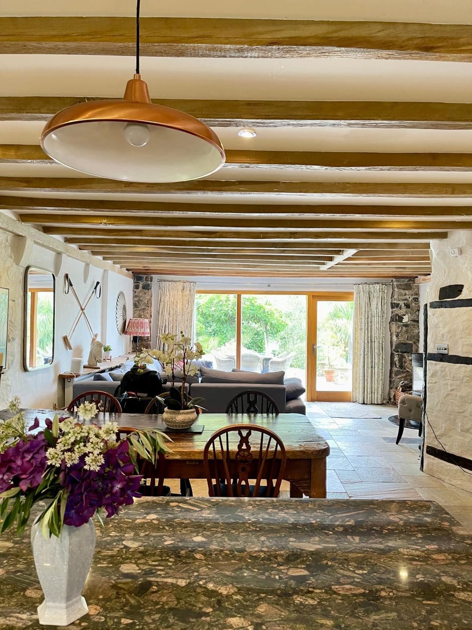 Kitchen or kitchenette, Living room, Seating area, Dining area, pet friendly