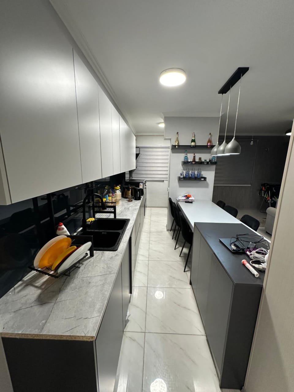 Kitchen or kitchenette, minibar, stove