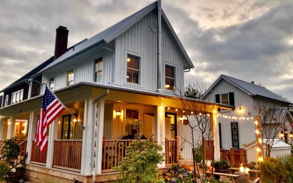 Cedarbrook Cottage by Seabrook Hospitality House in Seabrook