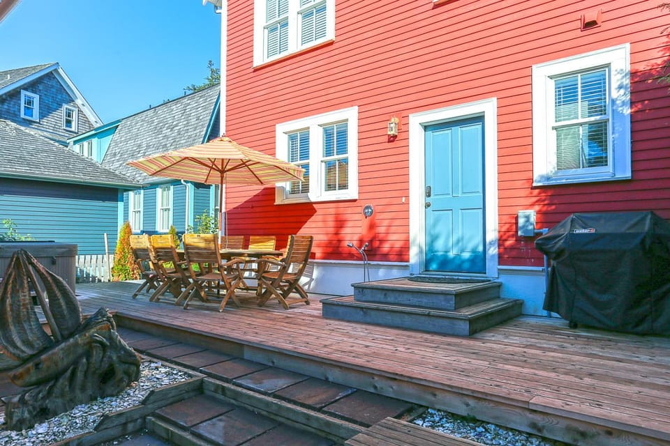 Property building, Patio, Day
