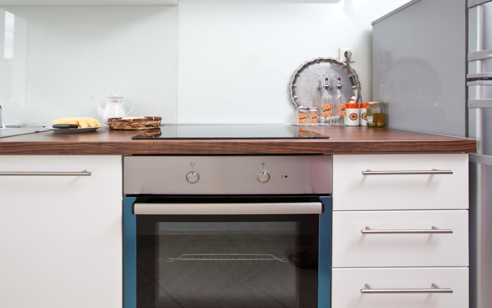 Kitchen or kitchenette, pet friendly, stove