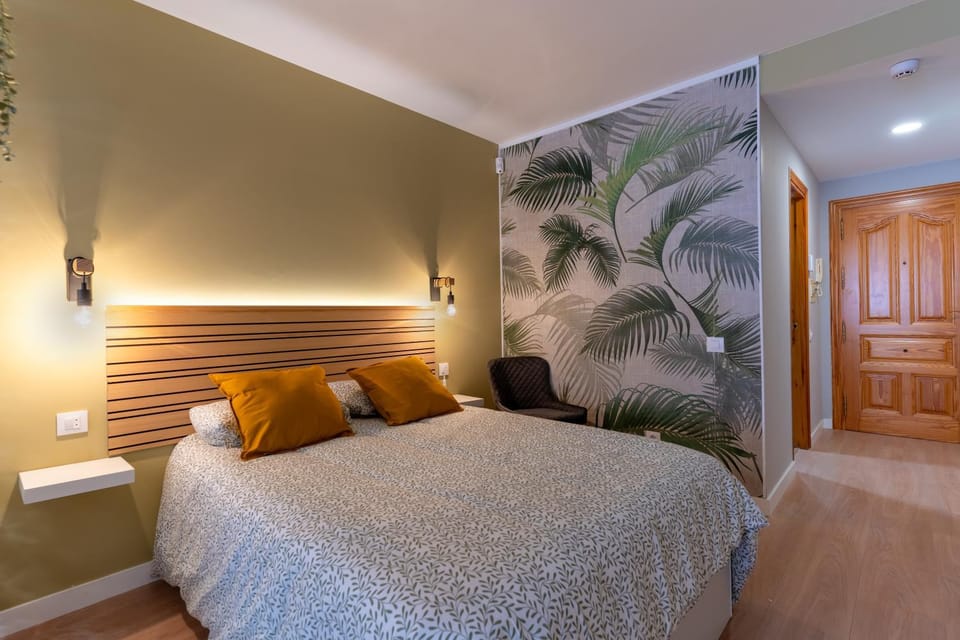 Bed, Photo of the whole room, Bedroom