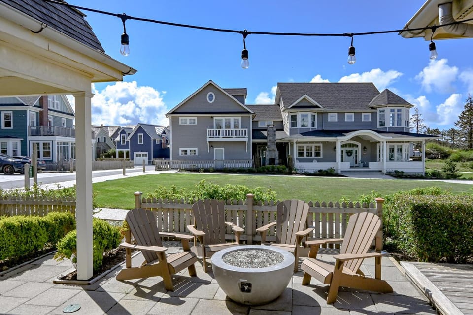 Patio, Day