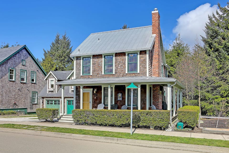 Property building, Day, Neighbourhood, Street view