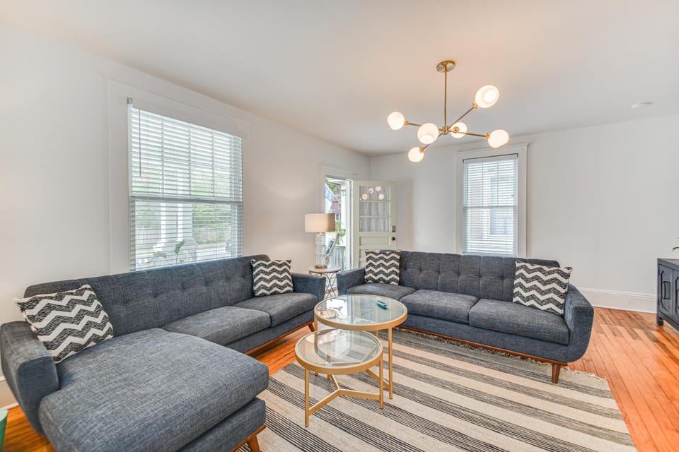 Elizabeth City Home with Fire Pit Less Than 1 Mi to Downtown House in Elizabeth City