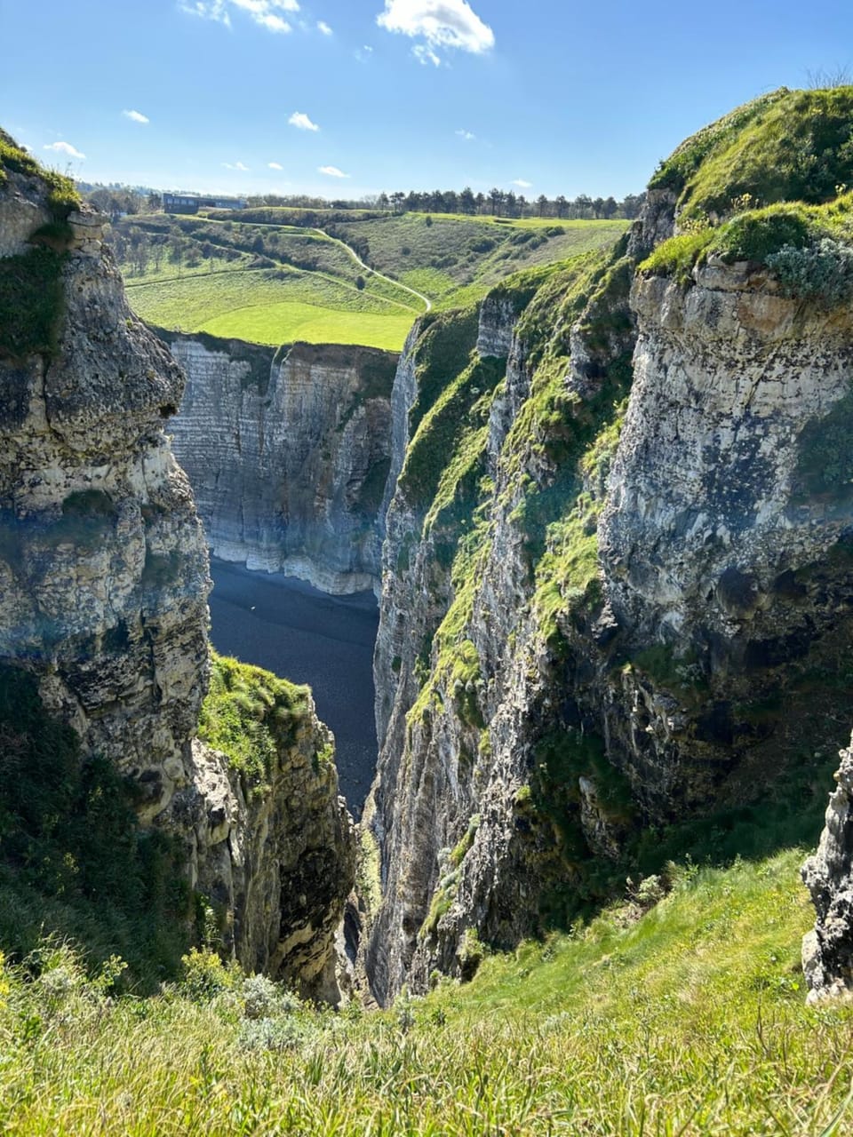 Nearby landmark, Day, Natural landscape