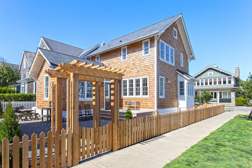 Lot 6 by Seabrook Hospitality House in Seabrook