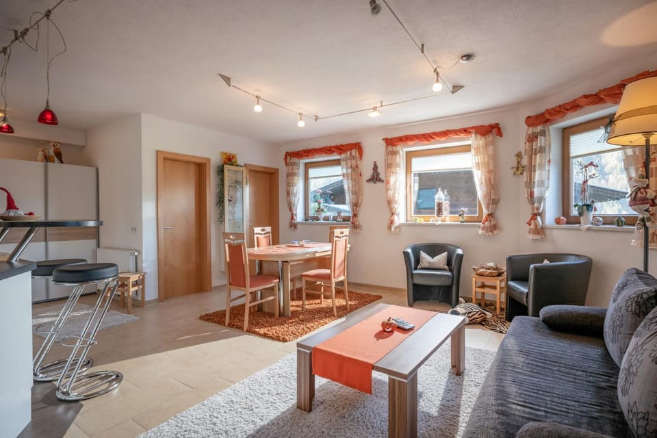 Living room, Seating area, Dining area