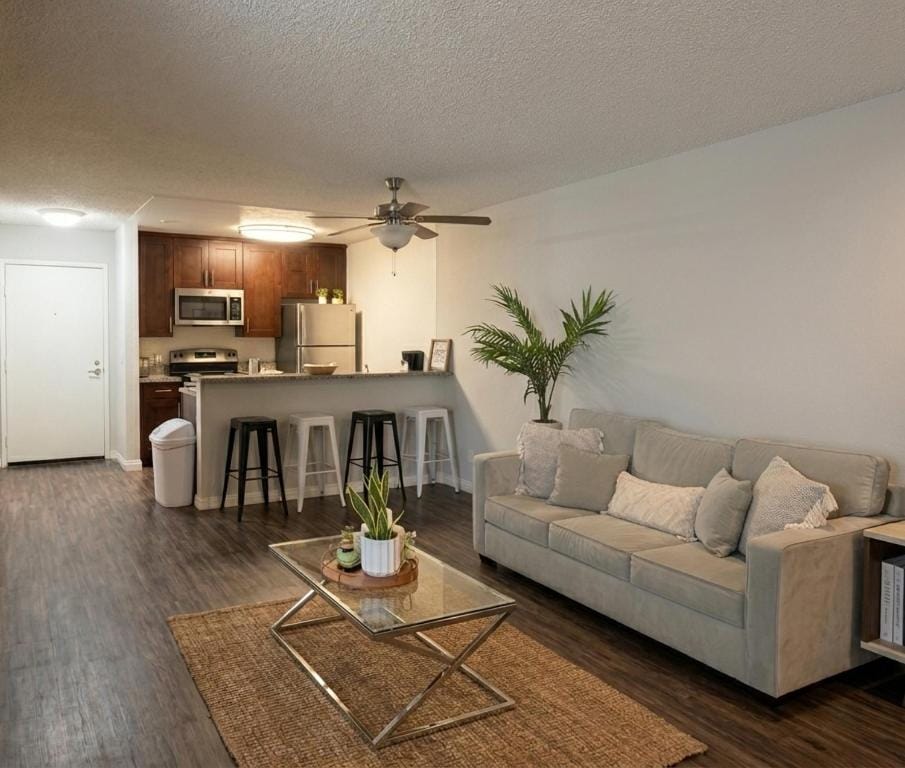 Communal lounge/ TV room, TV and multimedia, Living room, Seating area, Evening entertainment