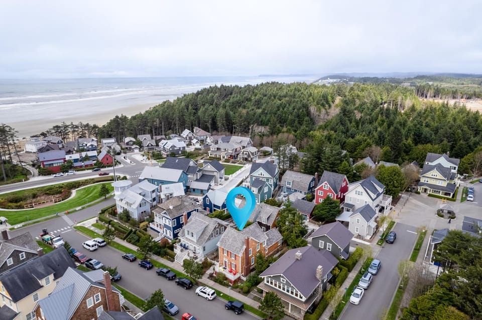 Property building, Natural landscape, Bird's eye view