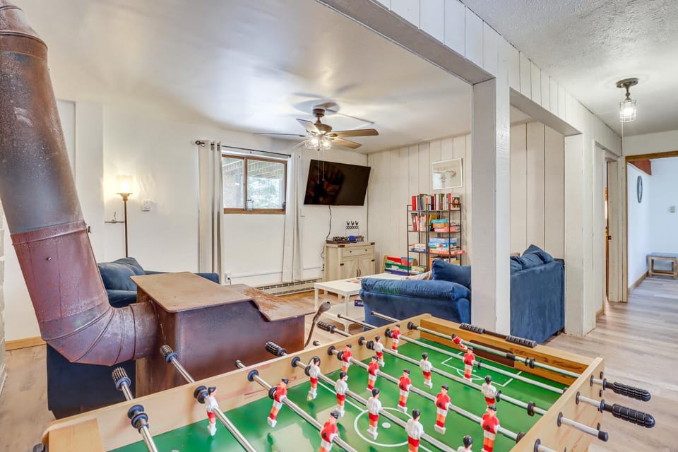 Lovely Tobyhanna Getaway w/ Game Room & Fire Pit! House in Coolbaugh Township