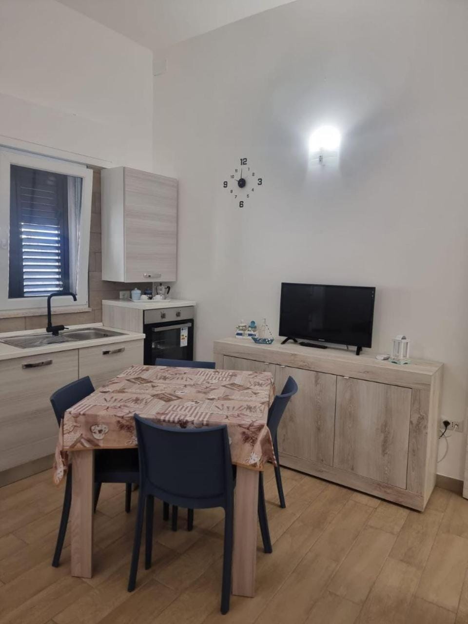 TV and multimedia, Dining area