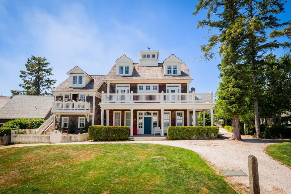 The Washington House by Seabrook Hospitality House in Seabrook