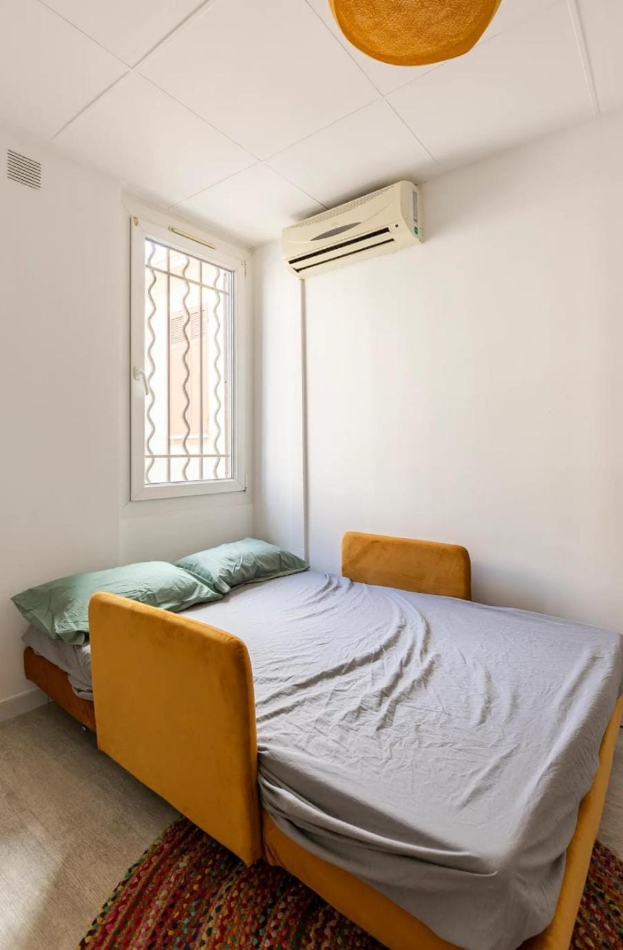 Bed, Photo of the whole room, Bedroom, air conditioner