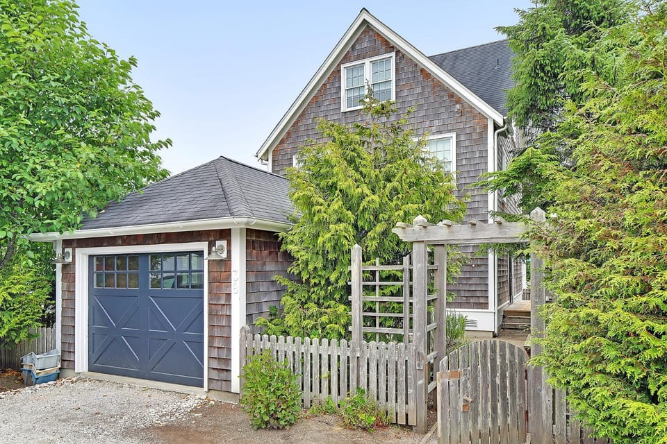 Property building, Parking