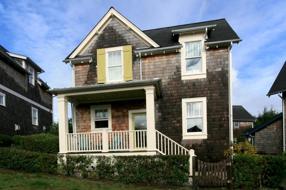 Property building, Day