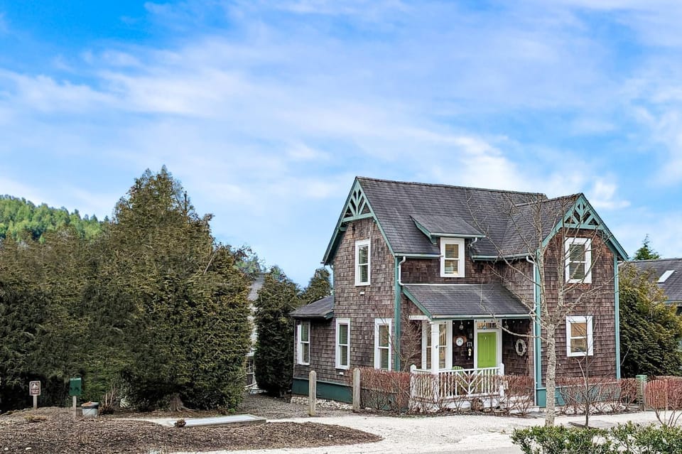 Good Vibes by Seabrook Hospitality House in Seabrook