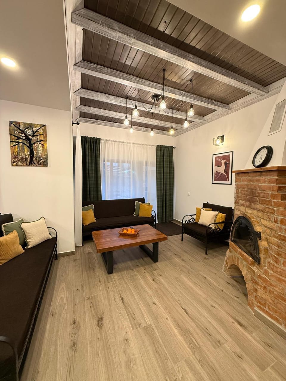 TV and multimedia, Living room, Seating area