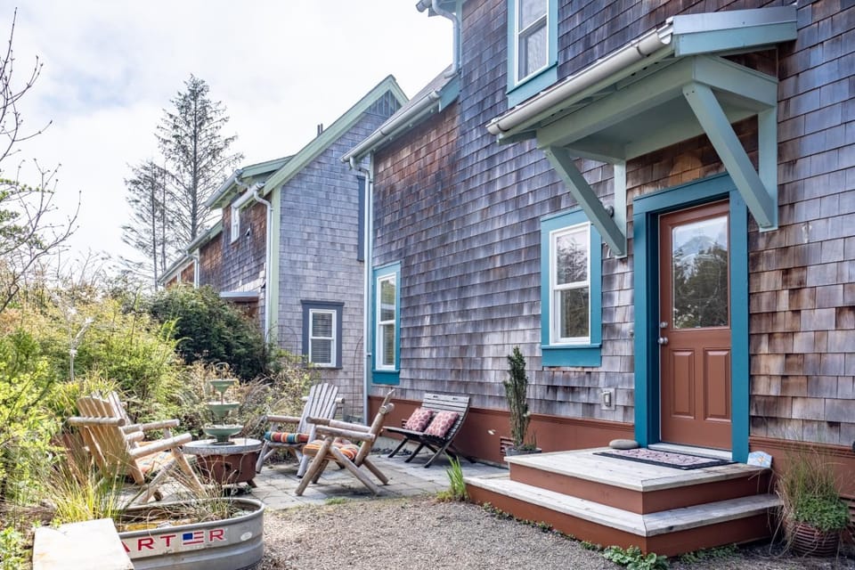 House of WhimSea by Seabrook Hospitality House in Seabrook