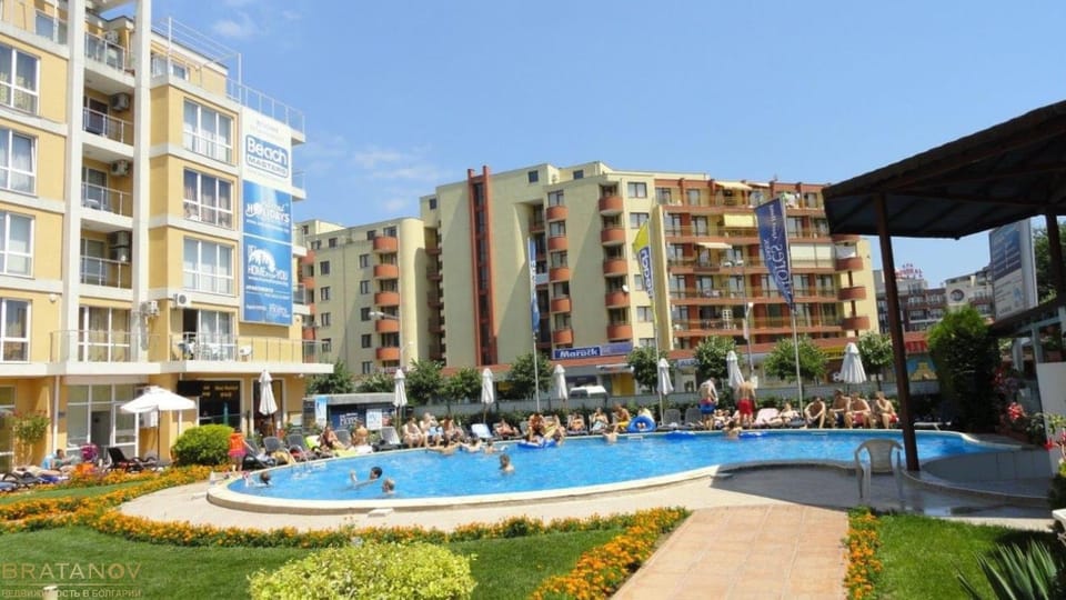 Pool view, Swimming pool