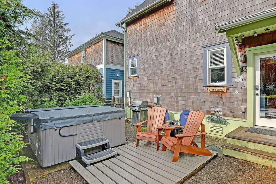 Property building, Hot Tub