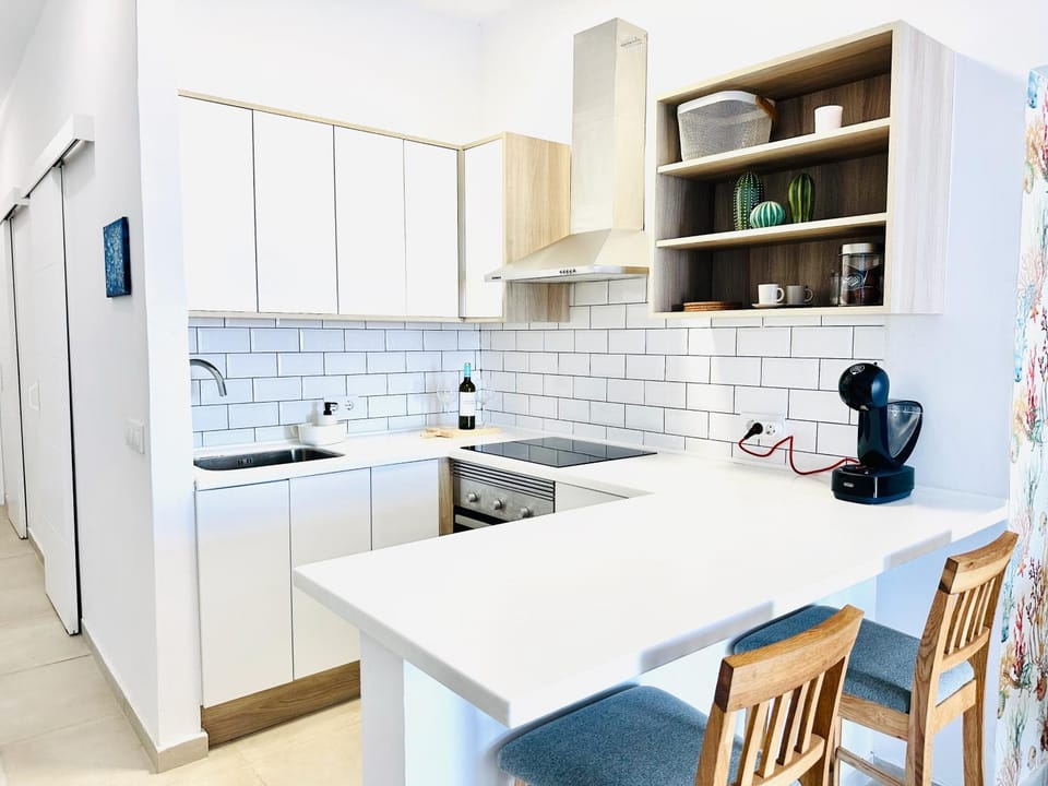 Kitchen or kitchenette, Dining area, toaster