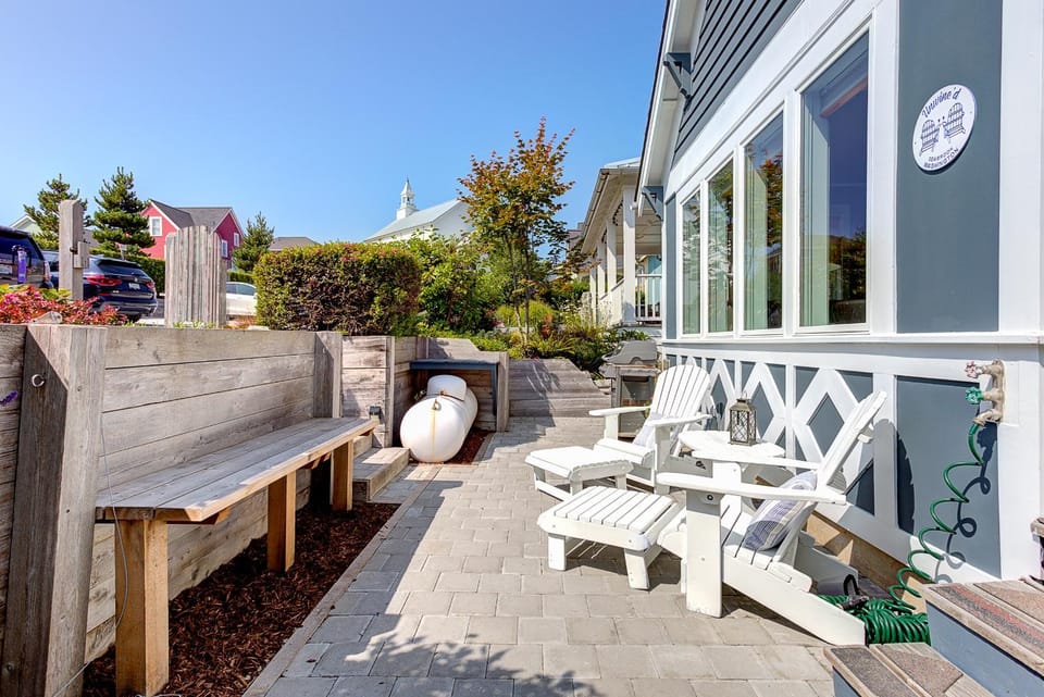 Property building, Balcony/Terrace