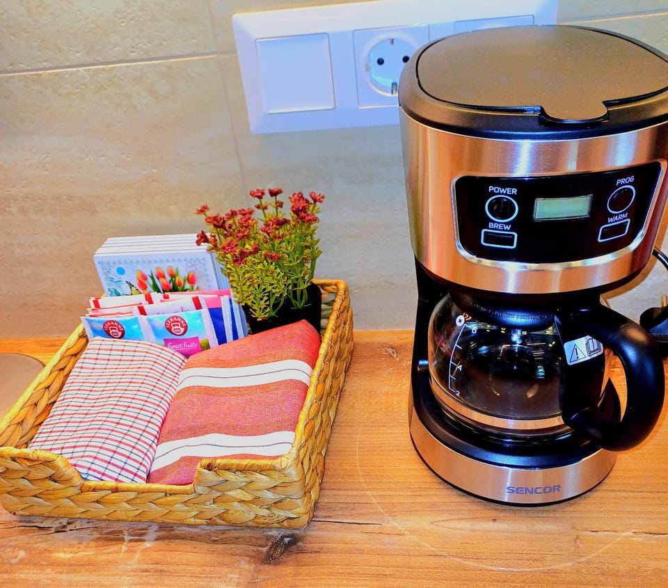 Coffee/tea facilities, Kitchen or kitchenette