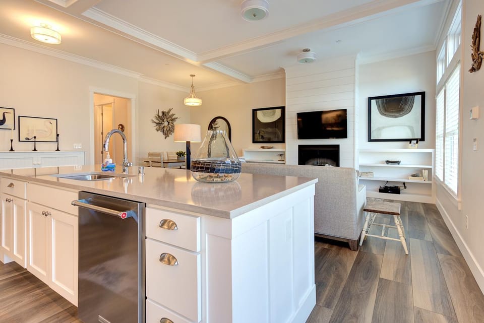 TV and multimedia, Kitchen or kitchenette, dishwasher, stove