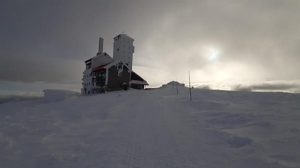 Nearby landmark, Off site, Winter