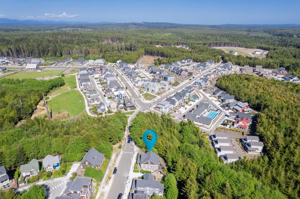 Neighbourhood, Natural landscape, Bird's eye view