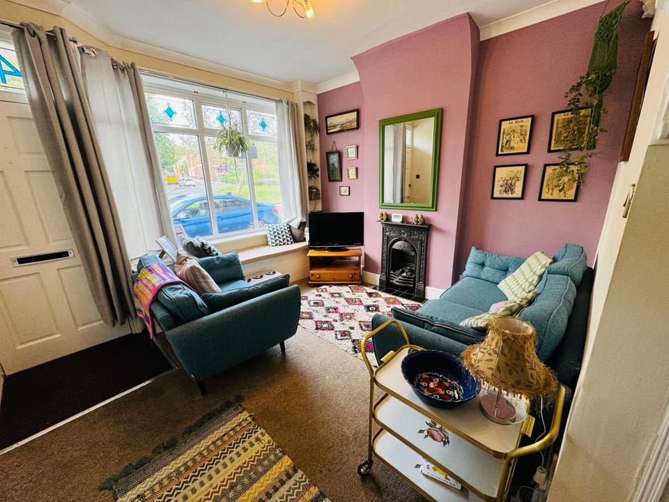 #07 Edwardian Terrace in Royal Sutton NEC BHX - Sleeps 6 - Perfect for Contractors and Families House in The Royal Town of Sutton Coldfield