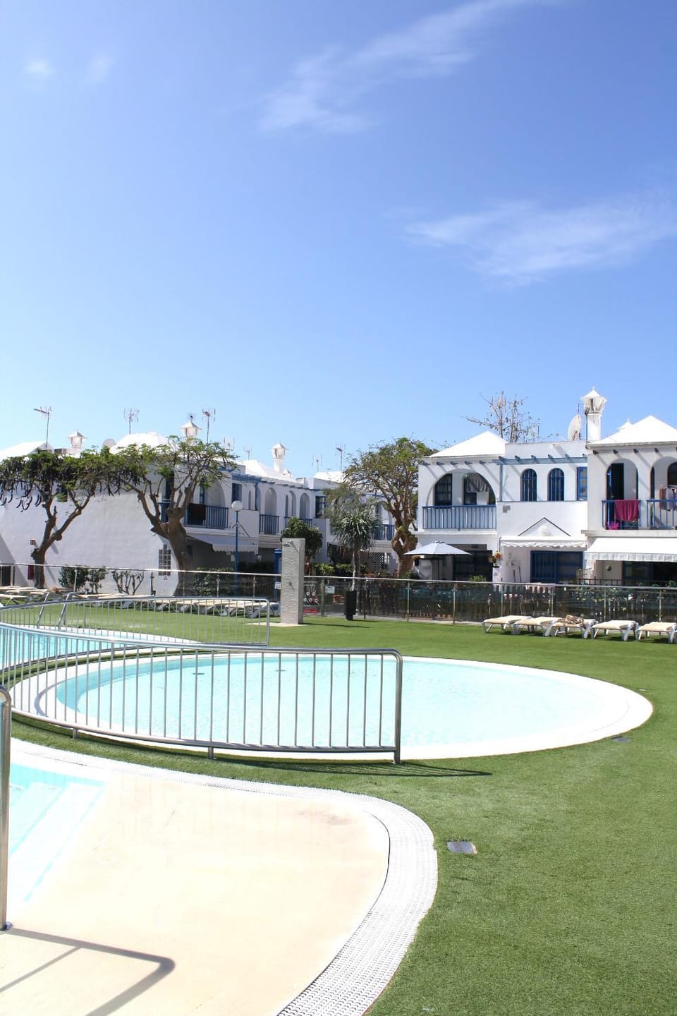 Swimming pool, Swimming pool