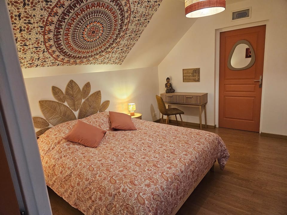 Bed, Bedroom
