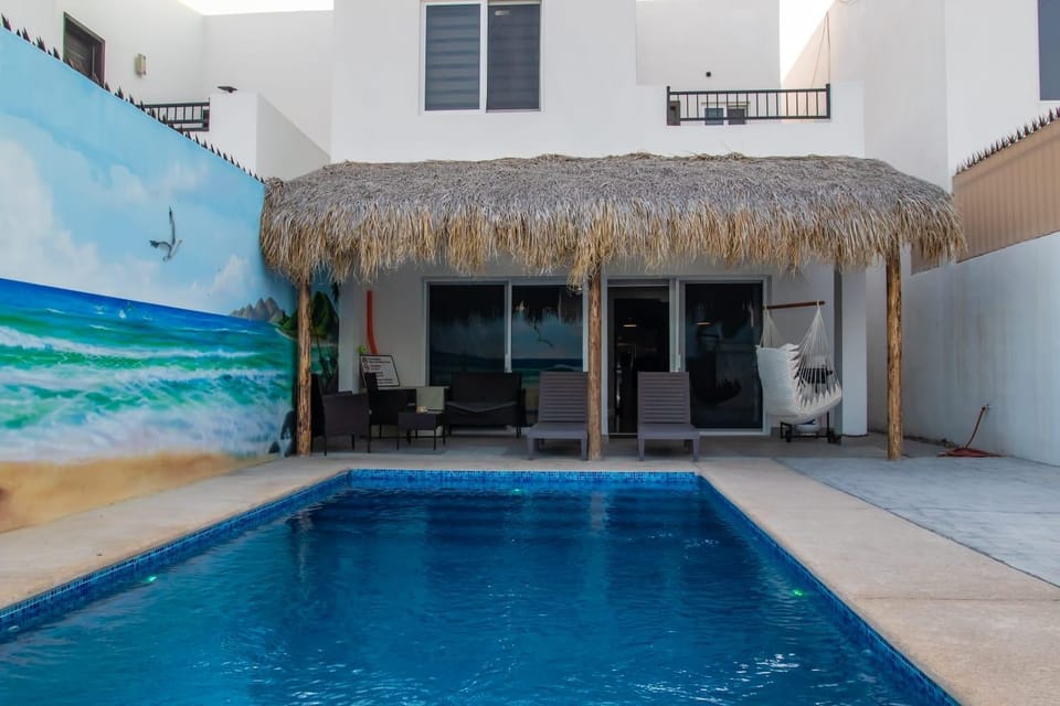 Property building, Day, Pool view, Swimming pool, heating