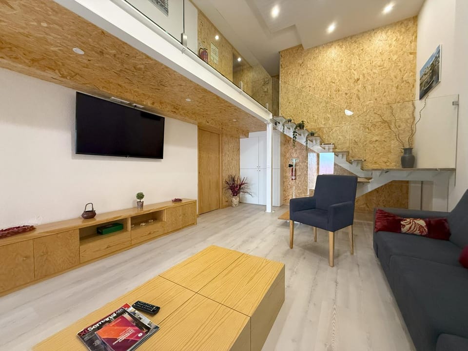 Communal lounge/ TV room, TV and multimedia, Living room, Seating area