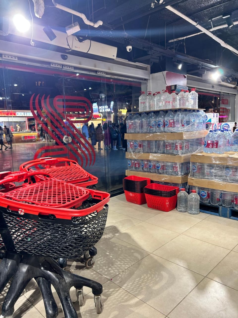 Living room, Seating area, Supermarket/grocery shop, Shopping Area
