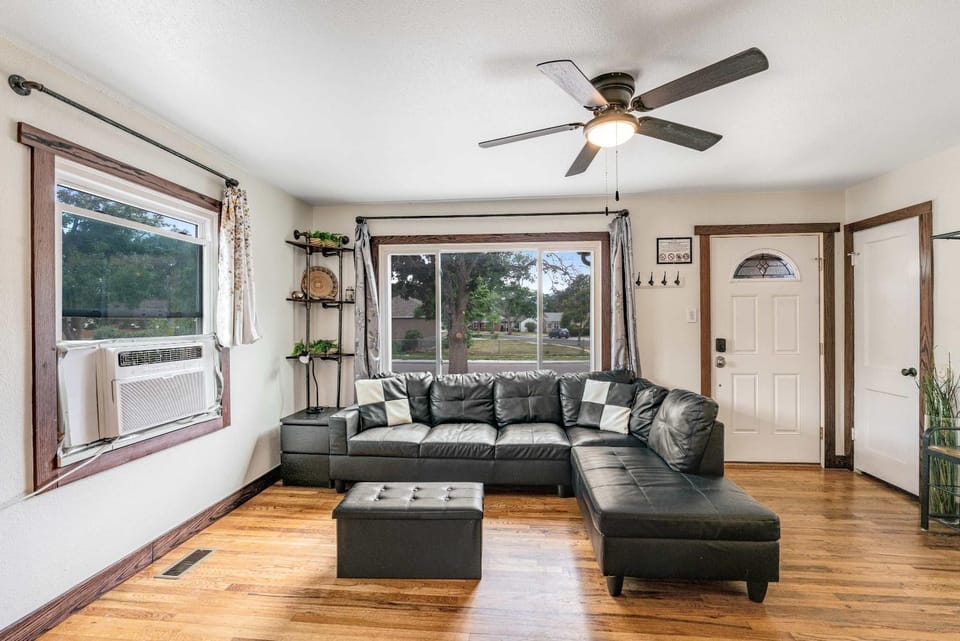 Cozy Gem Near Bike Trails & Downtown Pets OK House in Colorado Springs