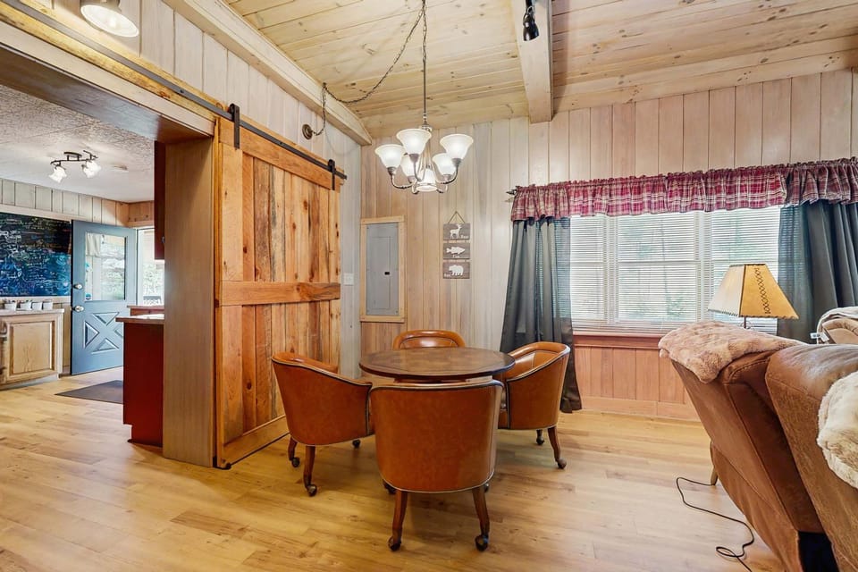 Bradley Bear Hideaway House in Maggie Valley