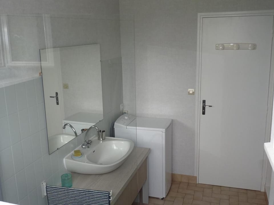 Maison avec jardin clos et terrasse couverte en Touraine, proche des châteaux et nature préservée. - FR-1-381-574 House in Centre-Val de Loire