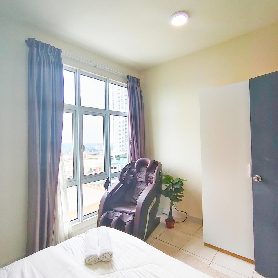 MESAHILL Studio with MASSAGE CHAIR at Nilai by D'KAY HOMES, near USIM KLIA Apartment in Negeri Sembilan, Malaysia