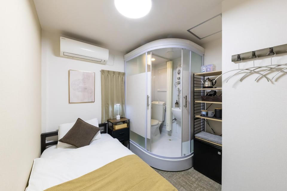 Shower, Bed